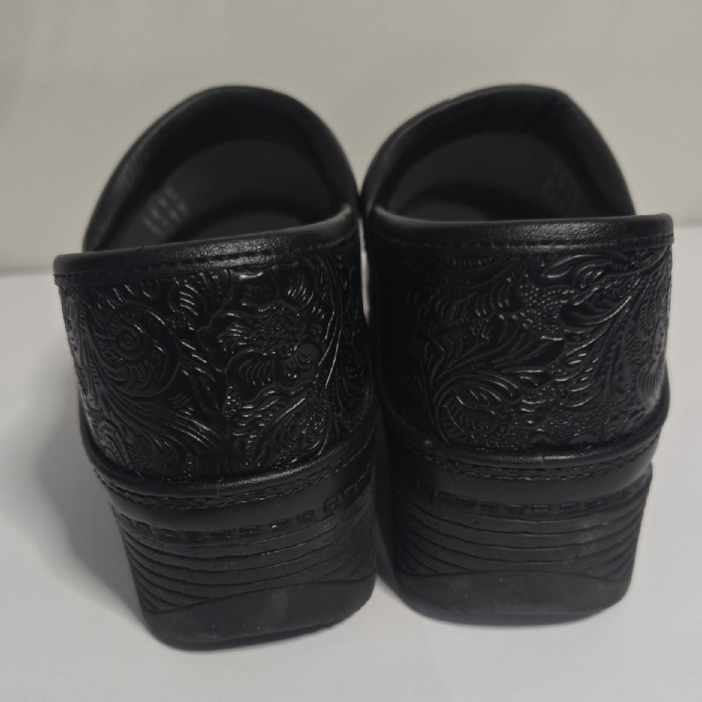 Dansko Lightweight 41/Size 11 Professional Black Tooled  Women's LT Clogs - Picture 6 of 13